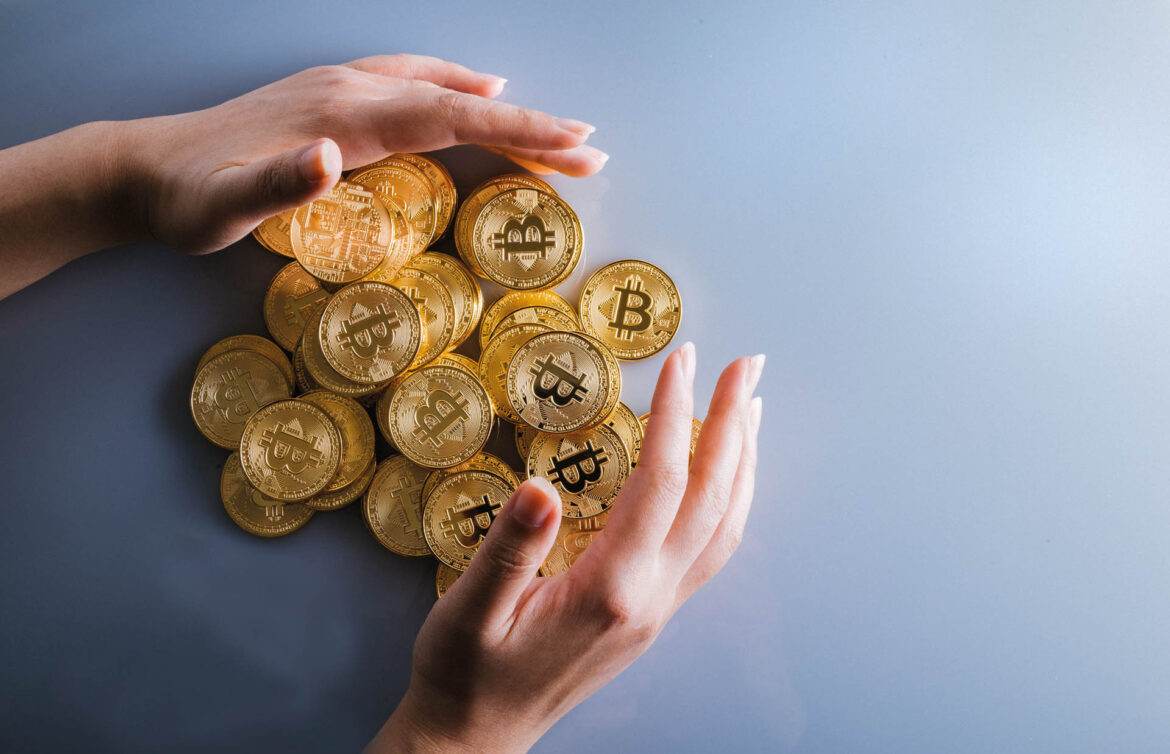 bitcoin-food-hand-saving-dish-snack-1594463-pxhere.com_u